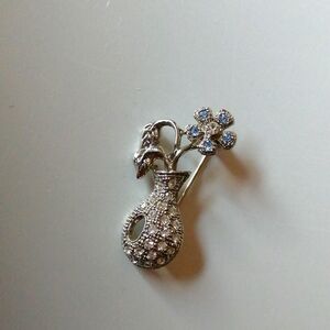 Vintage Brooch Unisex Flower Vase Clear & Blue Diamanté Silverton